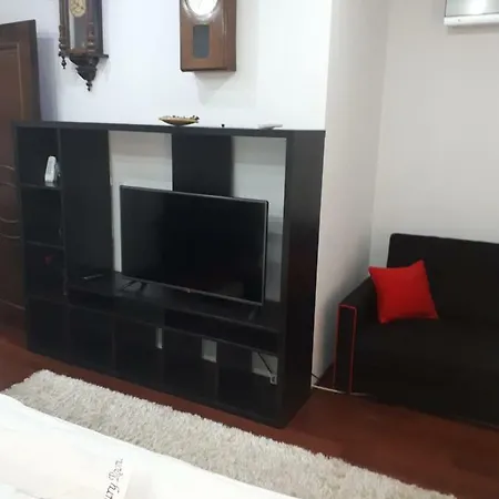 Luxury Arena Nationala 2 Bükreş